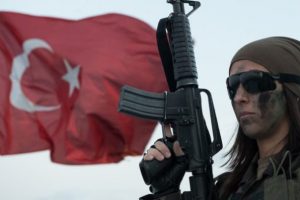Ağrı'nın eteklerinde &ouml;zel harekat&ccedil;ı 2 kadın