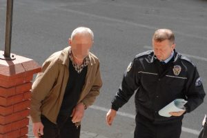 Parkta 15 yaşındaki &ccedil;ocuğu taciz etti