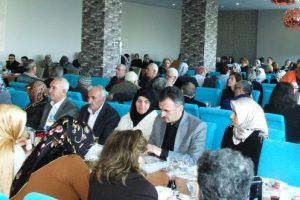 AK Parti'den yaşlılara vefa