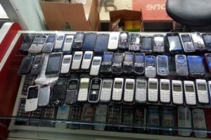Cep telefonu ve sigara ka&ccedil;ak&ccedil;ılığına darbe