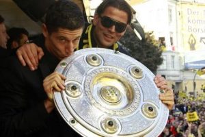 "Lewandowski Dortmund'da kalmalı"