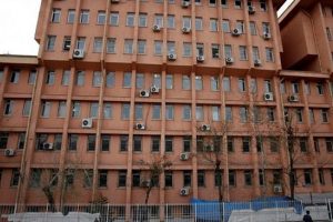 Tutuklanınca 4. kattan atladı