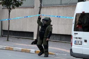 Polis merkezine 30 metre uzaklıktaki ş&uuml;pheli &ccedil;anta patlatıldı