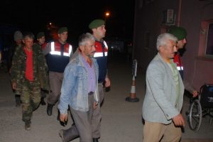 Jandarmadan ka&ccedil;ak kazı baskını