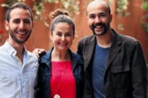 Sezen Aksu'nun &ccedil;i&ccedil;eğini kucaklayıp eve g&ouml;t&uuml;rd&uuml;m