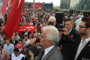 CHP &ouml;rg&uuml;tlerinden Silivri'ye &ccedil;ıkarma