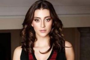&Ouml;zge Ulusoy eriyor