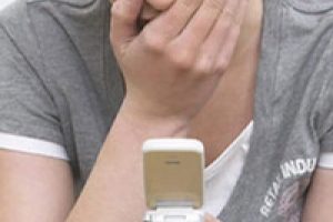 Cep telefonu sahiplerini kızdıran &uuml;cret