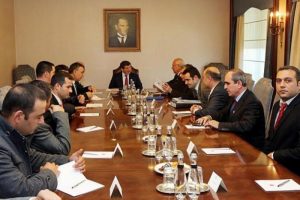 Davutoğlu'ndan "birlik olun" mesajı