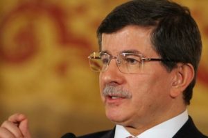 Davutoğlu Mavi Marmara şehitlerinin yakınlarıyla buluştu