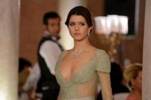 Kenan Doğulu'dan Beren Saat'e b&uuml;y&uuml;k jest