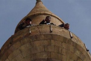 Cepten konuşabildikleri tek yer cami minaresi