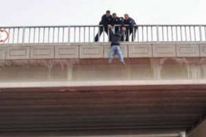 Polis son anda yetişti