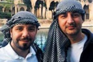 G&uuml;neydoğu'da poşuyla poz verdi
