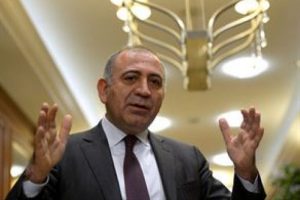 "Akil adamlarla makul adamları karıştırdık"