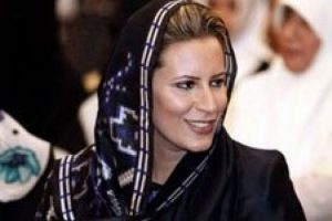 Cezayir Kaddafi'yi kovdu