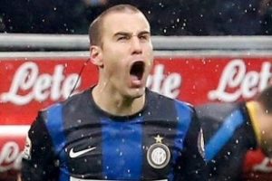 Inter Palacio ile &ccedil;ıldırdı