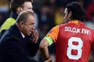 Galatasaray'a &ccedil;ifte şok