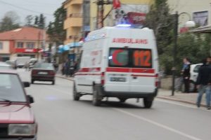 Motosikletle bisiklet &ccedil;arpıştı