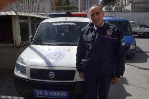 Biyonik polisin meslek aşkı