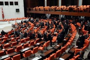 AK Parti G&uuml;neydoğu'ya &ccedil;ıkarma yapacak