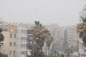 Toz bulutu Şanlıurfa'yı esir aldı