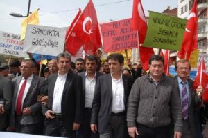 2B'yi protesto ettiler