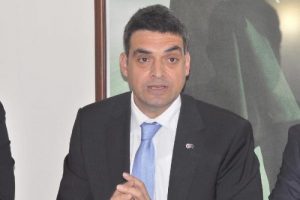 "Ekonomi selamsız bandosu gibi"