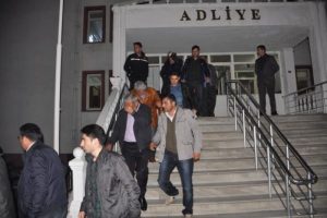 Belediye operasyonunda 11 kişi serbest