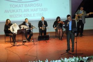 Avukatlardan konser