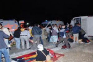 BDP'lileri taşıyan otob&uuml;s devrildi