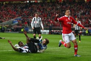 Newcastle başladı,Benfica bitirdi!