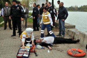 &Ouml;l&uuml;mle yaşam arasında