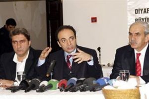 Osman Baydemir'in yurt dışı yasağı kaldırıldı