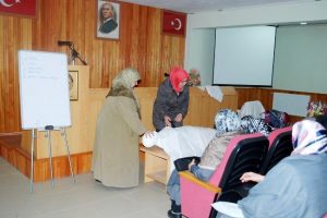 Mudanyalı kadınlar cenaze yıkamasını &ouml;ğreniyor