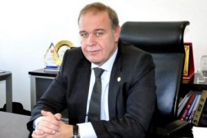 ''H&uuml;k&uuml;met borsa y&ouml;netimine el koydu''