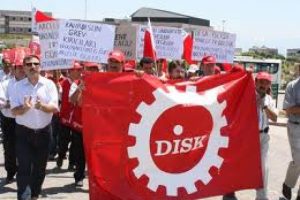 DİSK olağan&uuml;st&uuml; genel kurulu gergin başladı