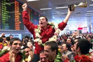 Şampiyon liselilere coşkulu kutlama