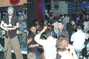 Kat3'te Luxus, Malt'ta Acuba coşkusu - &Ouml;ZEL HABER