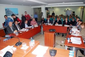 Belediye meclisinde gergin anlar
