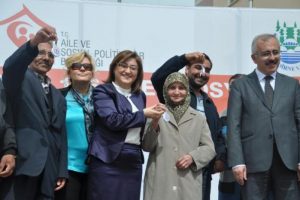 "Sosyal yardım almak kişinin &ccedil;alışmasına engel değil"