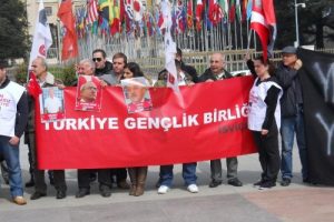 BM ofisi &ouml;n&uuml;nde Balyoz eylemi