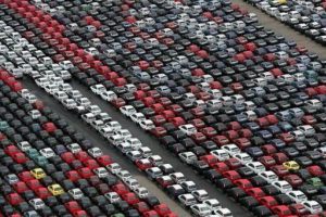 Otomotiv end&uuml;strisi dış satışta binek otomobille gaza bastı