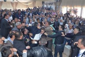 Se&ccedil;imde tekme ve yumruklar konuştu