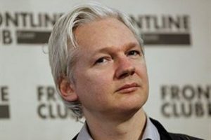 Assange politikaya atılıyor