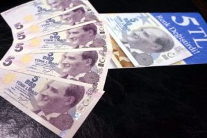 Yeni 5 liralık banknotlar tedav&uuml;lde