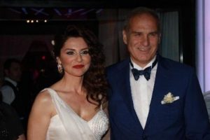 &Uuml;&ccedil;&uuml;nc&uuml; kez nikah masasına oturdu
