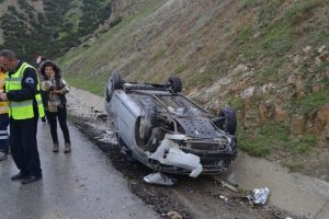 Otomobil takla attı