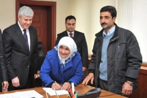 Şehit annesinden duygulandıran bağış