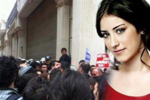 Hazal Kaya, destek i&ccedil;in eyleme katıldı!